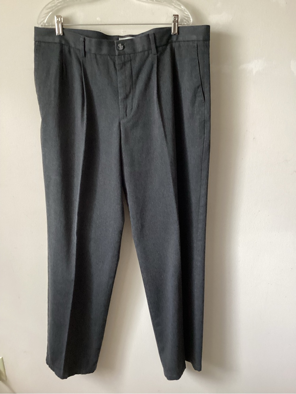 Dockers Men's gray Pleated Dress Pants
